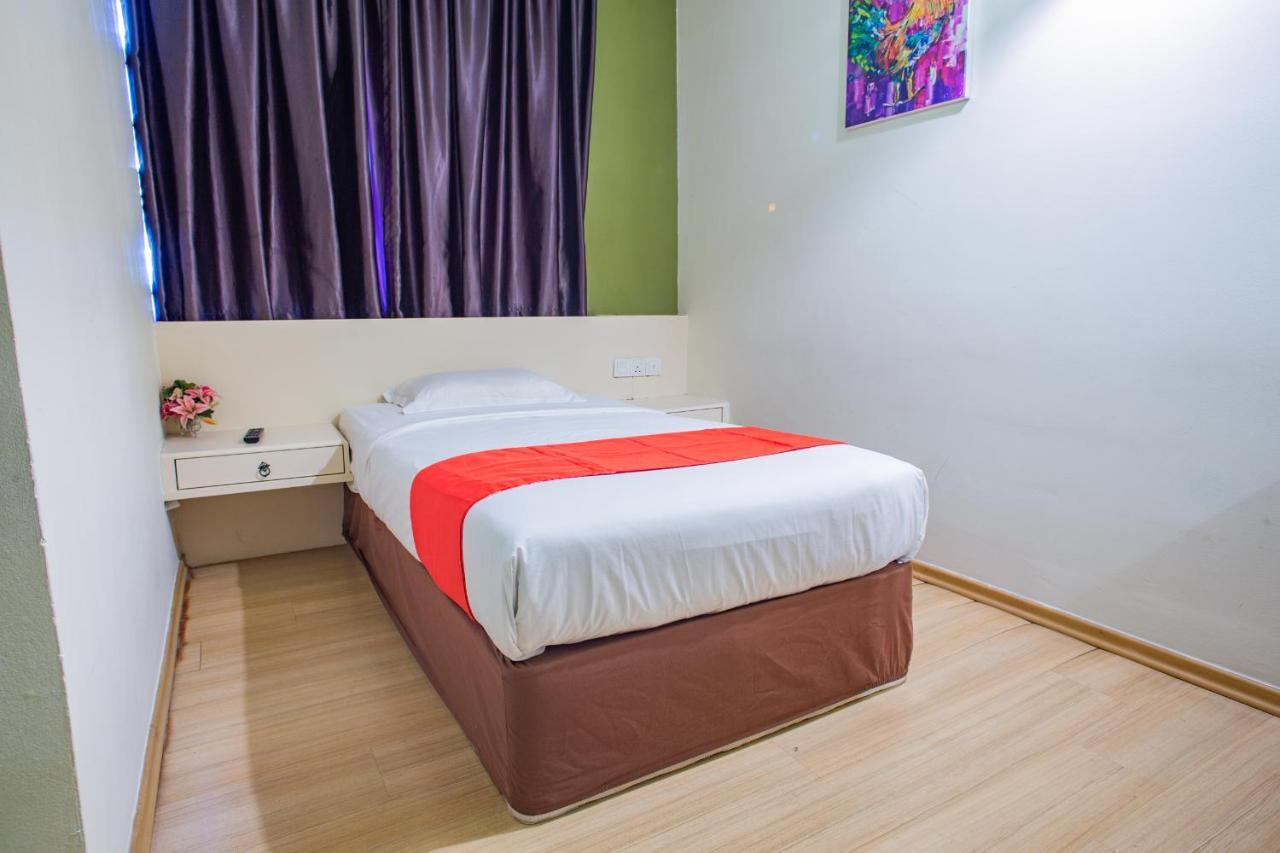 Hotel 101 Permas Jaya Johor Bahru Buitenkant foto