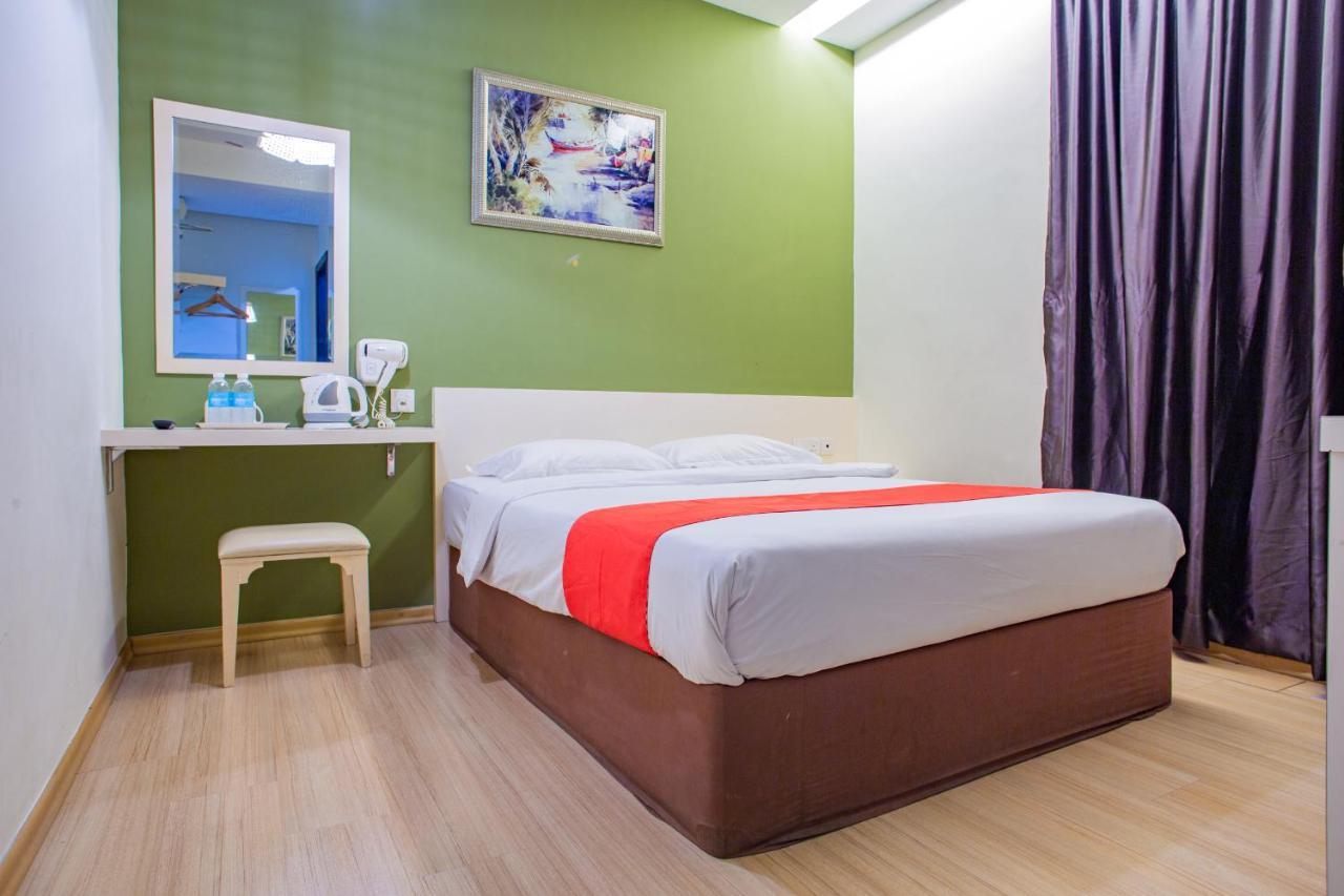 Hotel 101 Permas Jaya Johor Bahru Buitenkant foto