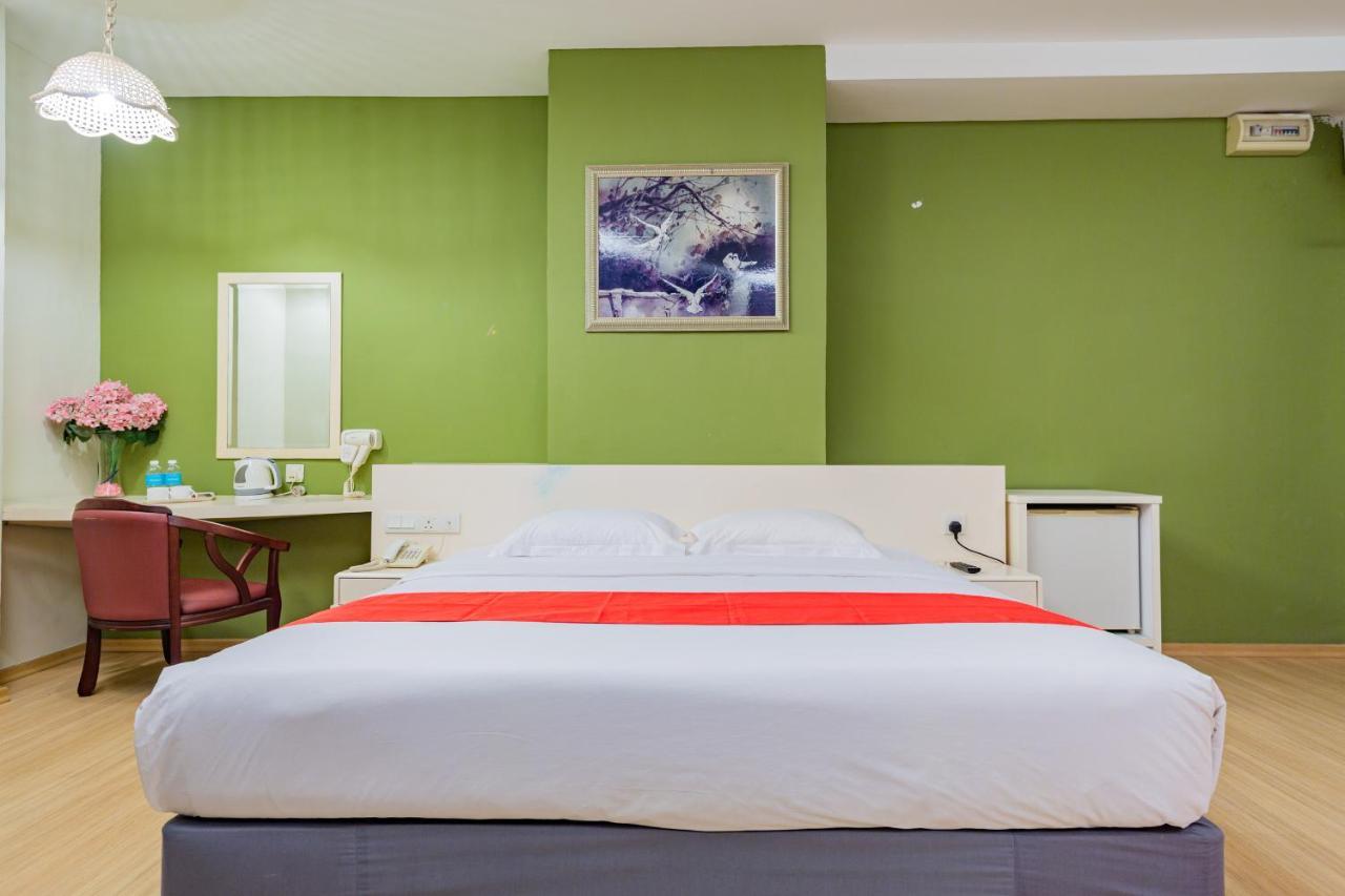 Hotel 101 Permas Jaya Johor Bahru Buitenkant foto