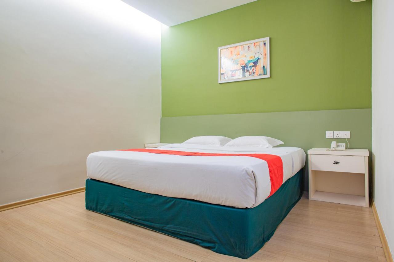 Hotel 101 Permas Jaya Johor Bahru Buitenkant foto