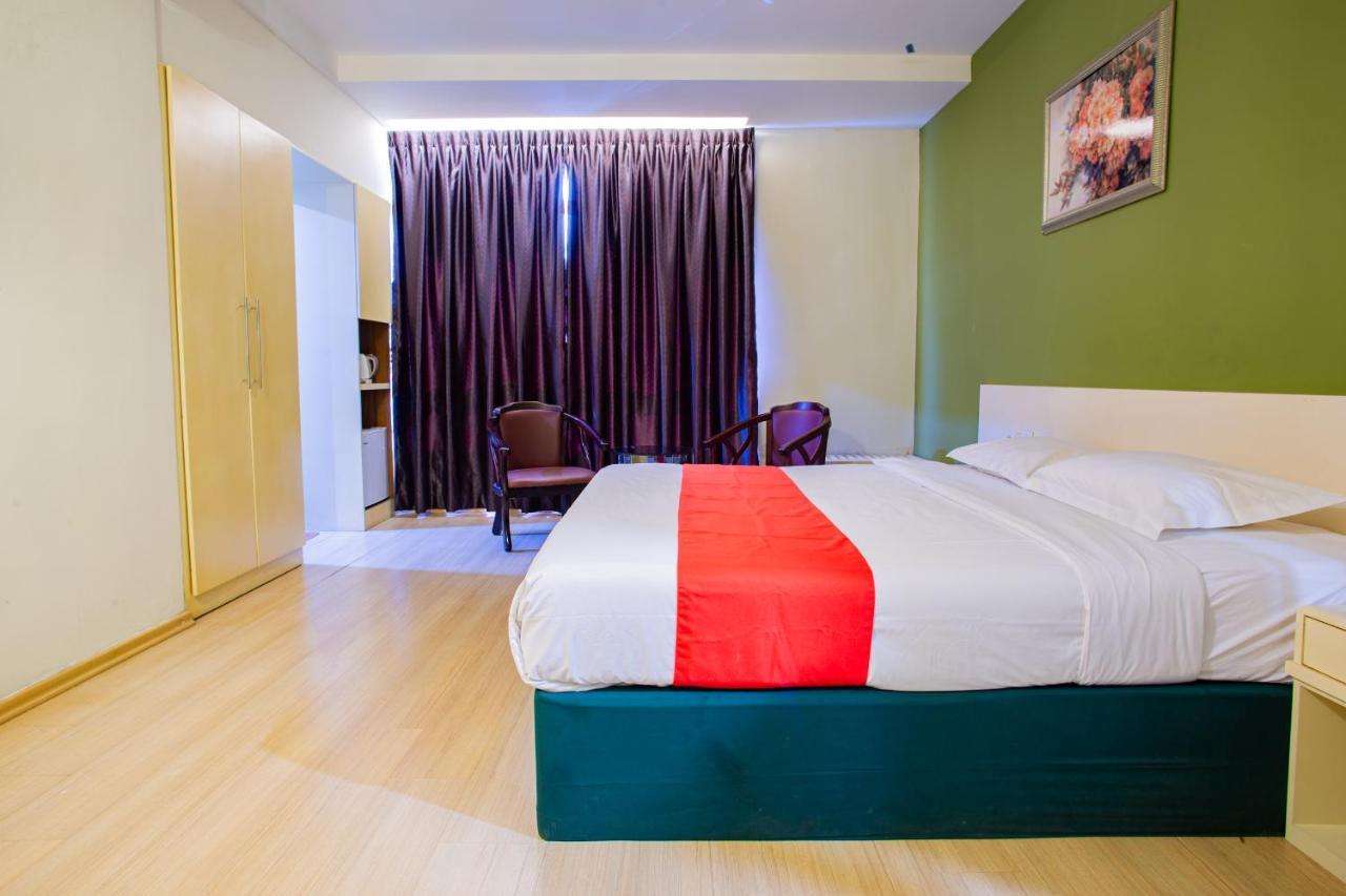Hotel 101 Permas Jaya Johor Bahru Buitenkant foto