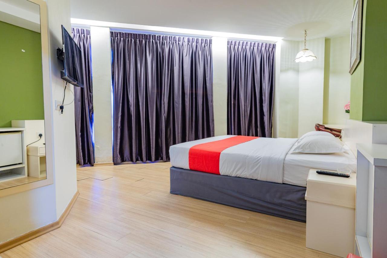 Hotel 101 Permas Jaya Johor Bahru Buitenkant foto